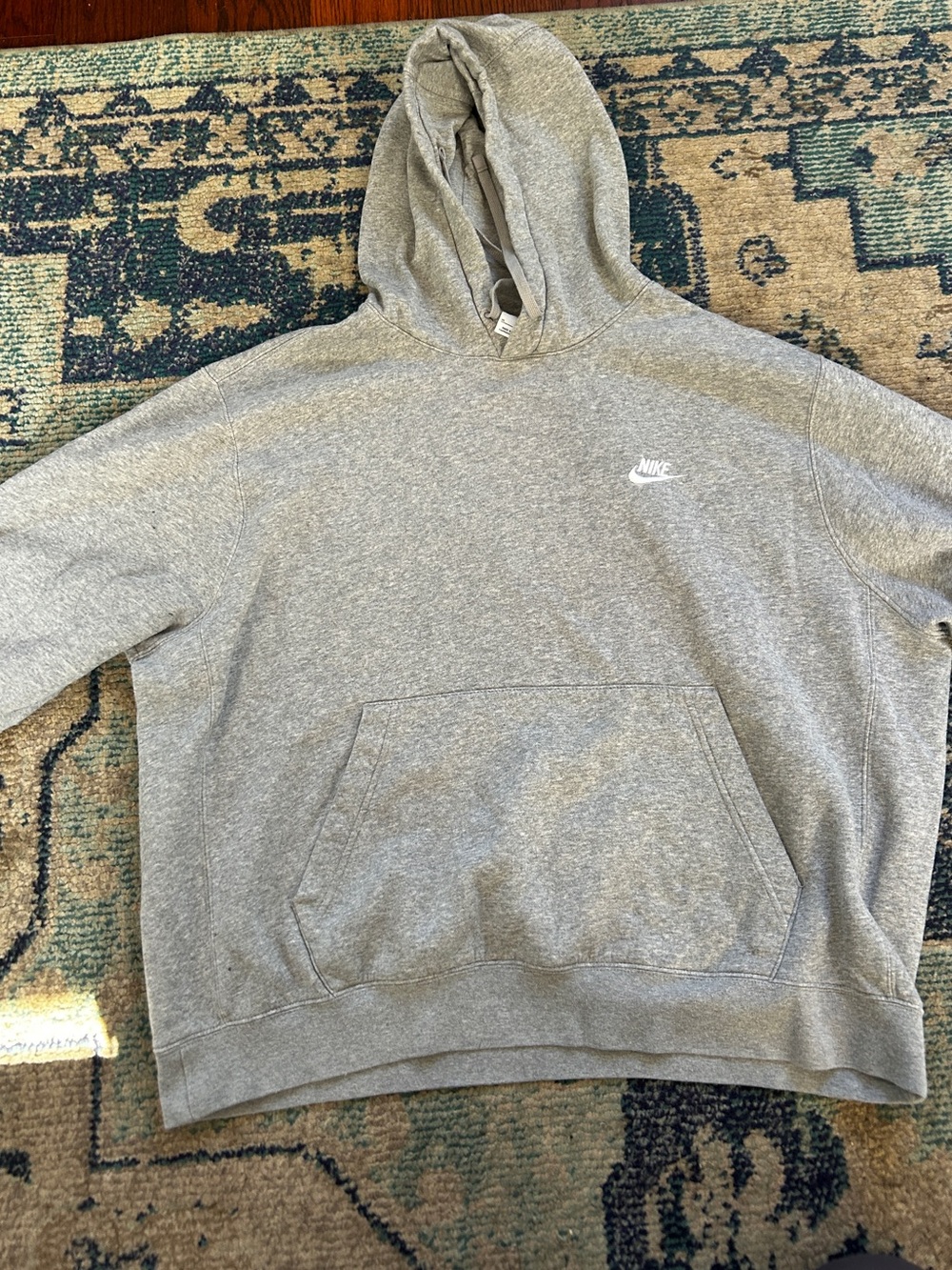 Nike Men’s Sportswear Hoodie XL Gray Embroidered Logo Pullover Sweatshirt